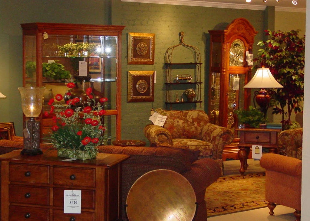 Newell Hunt Furniture in Puyallup, WA